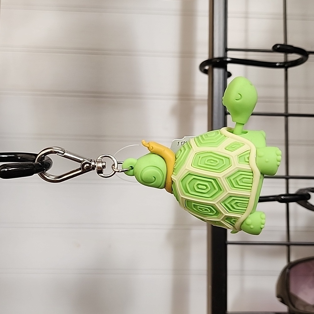 Bath & Body Works Turtle PocketBac Hand Sanitizer Holder Nwt
